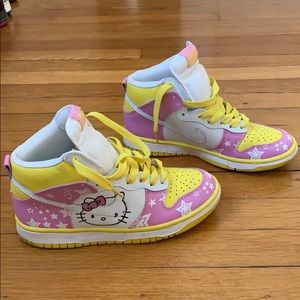 Nike dunks **PLEASE SEE DESCRIPTION BEFORE OFFER**
